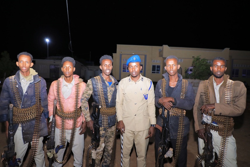 Ciidamada oo sugaya amniga Dhuusamareeb.jpg